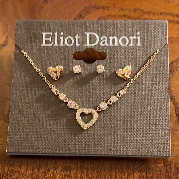 NWT Eliot Danori set of clear crystal heart necklace and two post earrings - Picture 2 of 3